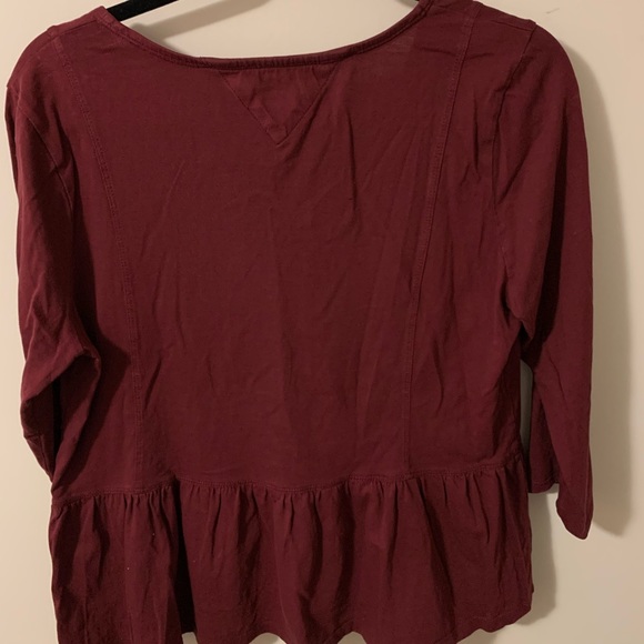 Maroon v-neck shirt - Picture 6 of 6